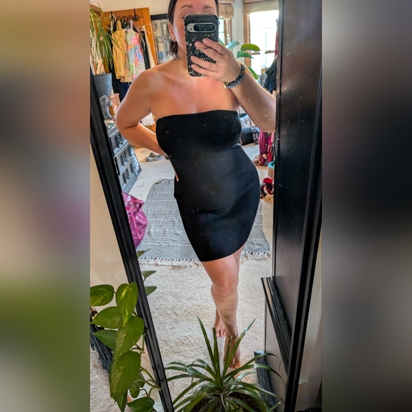 Glassons Dresses & Skirts - Glassons Elegant Black Strapless Dress